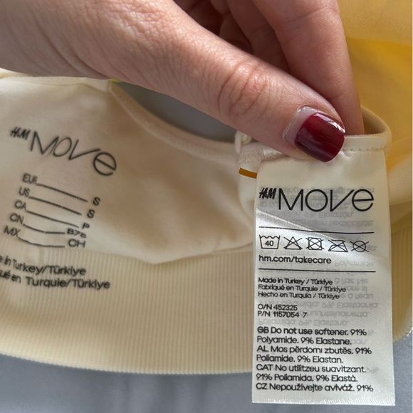 NWT HandM Sports Bra Light Support Size S - Picture 2 of 5